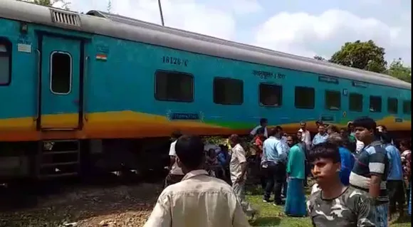 Agartala Bangalore Hamsafar Express derails