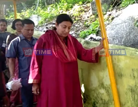Smriti Irani Visits Kamakhya Temple