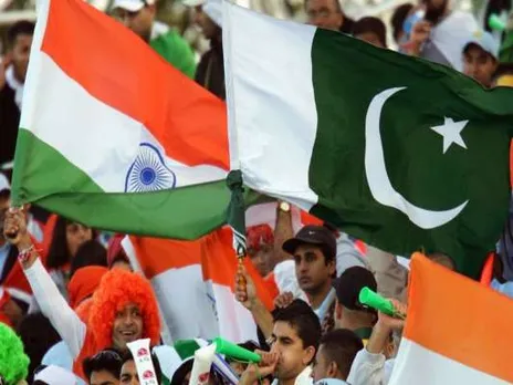 Ind vs Eng | Pak fans supporting India!