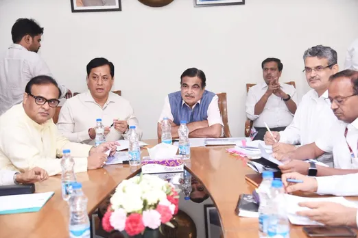 Sonowal Meets Gadkari Over NH condition