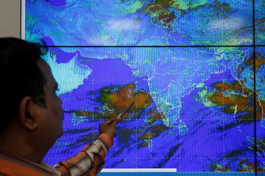 Cyclone Vayu not to hit Gujarat