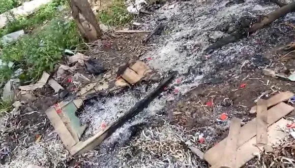 Fruit shops burnt down in city
