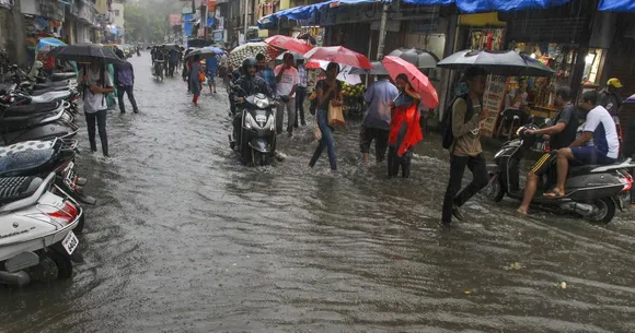 Trains Cancelled in Mumbai Due To Heavy Rain