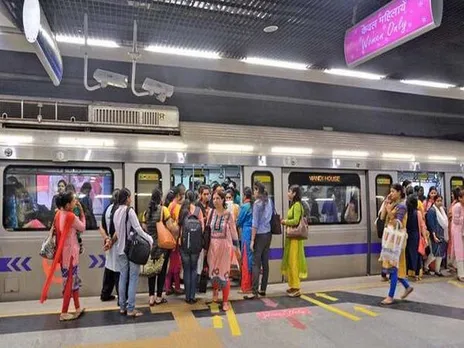 Delhi | Metro & Bus Travel Free for Women