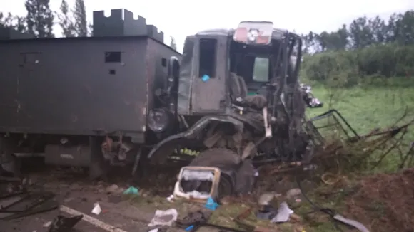 Pulwama Blast | Terrorists target Army vehicle, 9 injured