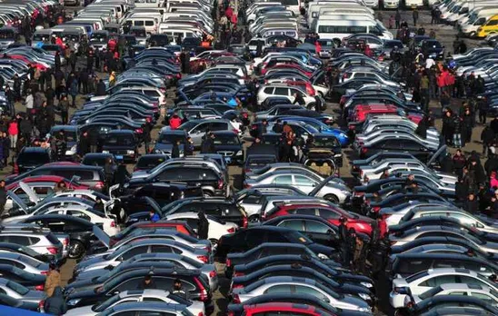 10 Lakh Employees To Lose Job in Automobile Sector