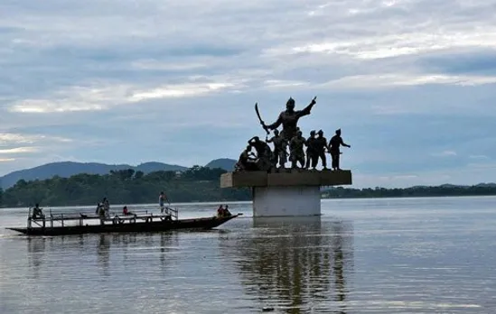 Brahmaputra flowing above danger mark in Guwahati