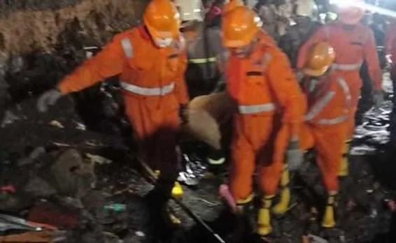 Maharashtra Dam breaches; 6 killed, over 20 missing