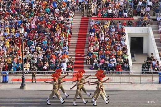 I-Day celebrated with patriotic songs at Attari-Wagah border