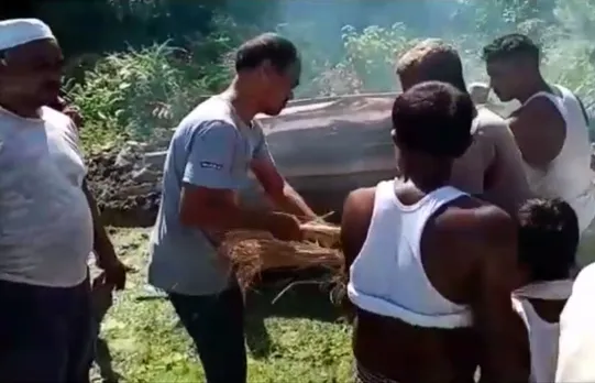 Rangia: Muslim villagers perform last rites of Hindu man