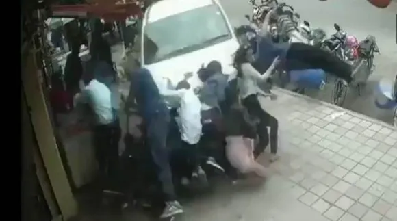 Drunk driver runs over pedestrians in Bengaluru, 7 injured