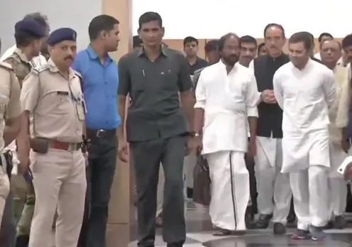 Opposition delegation sent back from Srinagar airport
