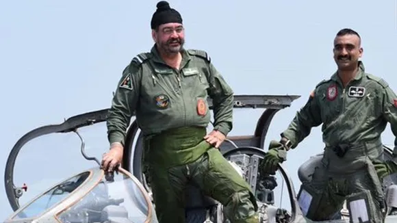 IAF Chief & Wing Commander Flies MiG-21 Jet Together