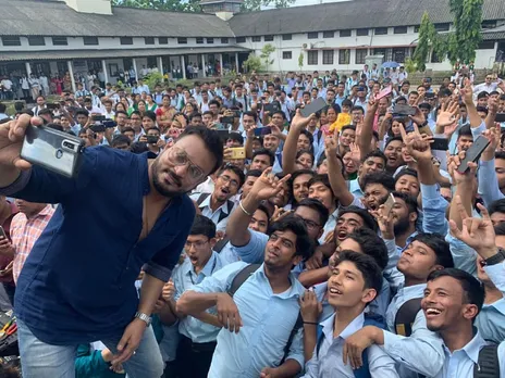 Ratnakar collects Rs. 49.5 lakh on Day-2
