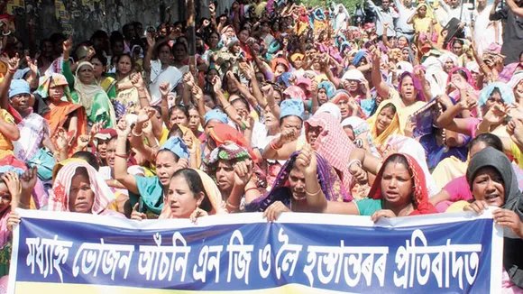 Midday meal workers shall not be removed says Govt.