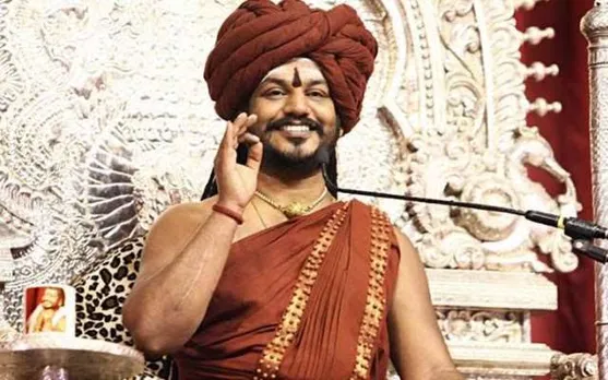 Swami Nithyananda flees country