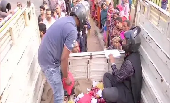 Why Bihar onion sellers wearing helmets?