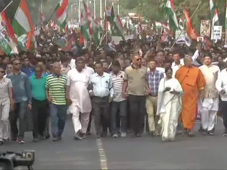 Kolkata: Mamata Hits the Streets In Protest Against CAA