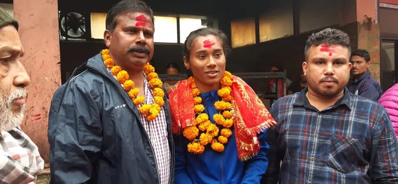 Hima Das Turns 20, Visits Kamakhya Temple