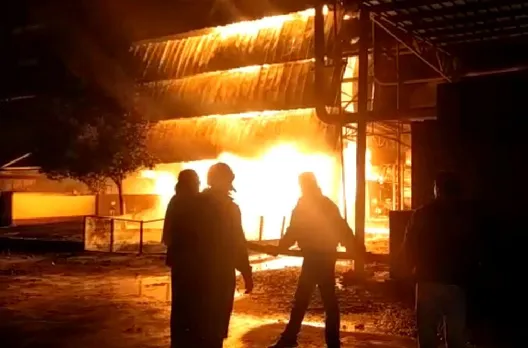 Massive fire breaks out at Jalukbari