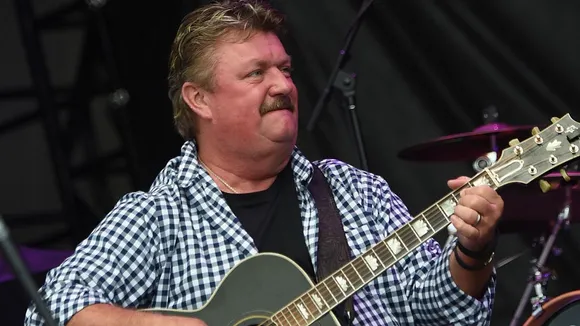 Country Singer Joe Diffie Dies of Covid-19