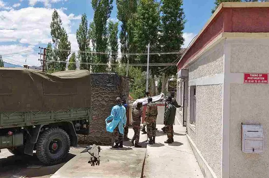 China Releases 10 Indian Soldiers After Talks