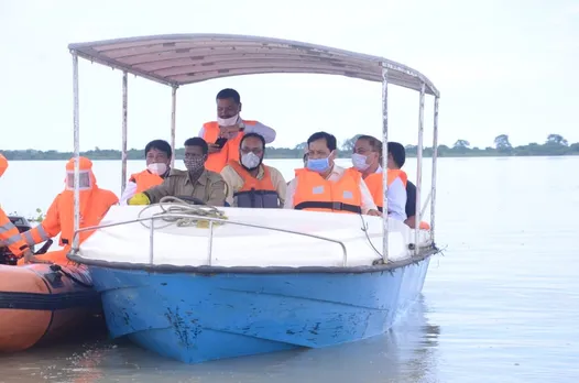 CM Sonowal Takes Stock of Flood Situation in Kaziranga