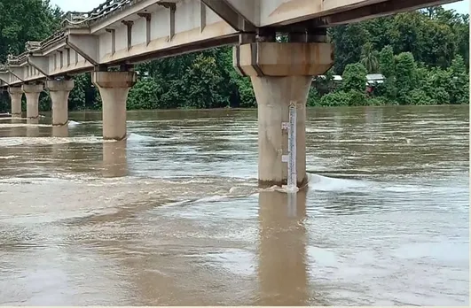 Kampur: Woman attempts suicide from rail bridge