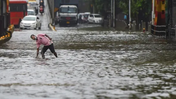 Heavy Rains Lash Gujarat’s Jamnagar, Plagues Life