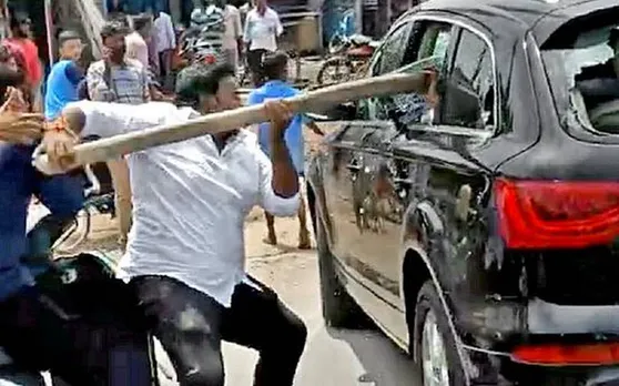 Baksa: Locals Smash Car After it Hits Girl