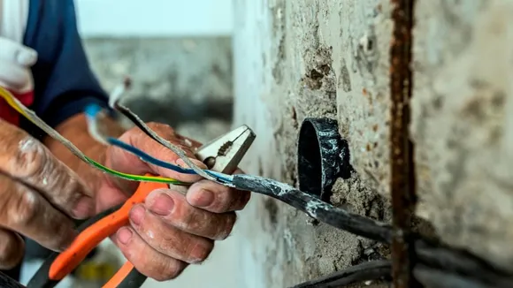 Two Died of Electrocution Despite Attempt To Rescue
