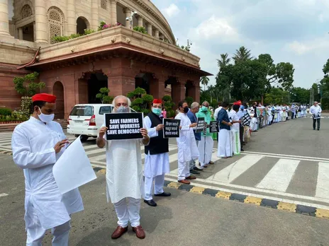 Opposition to Meet Prez Kovind Today Over Farm Bills