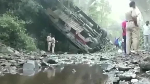 Maharashtra: 5 Dead, 34 Injured In Bus Accident