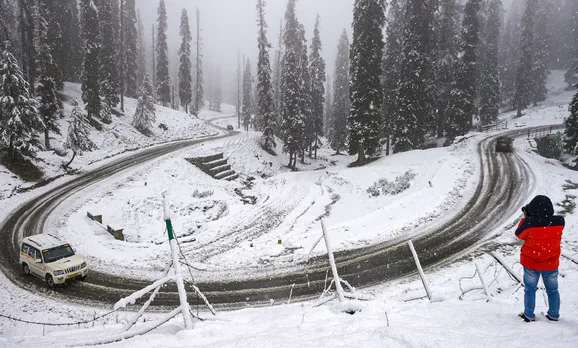 Kashmir Gets First Snowfall Of Winter