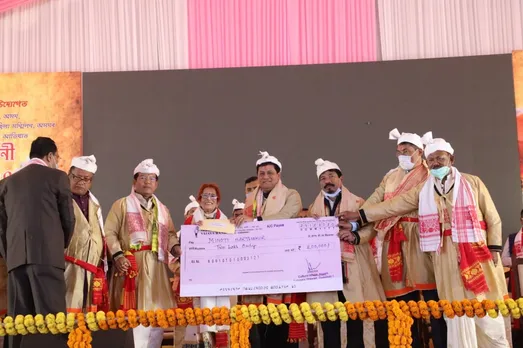 Minoti Borthakur Receives Veerangana Sati Sadhini Award