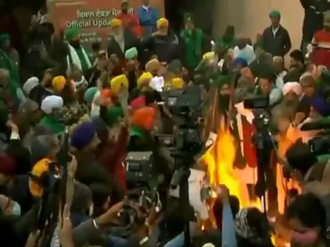 Lohri: Farmers Burn Copies Of Agri Laws At Singhu Border