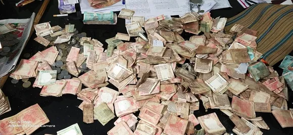Guwahati: Huge Amount Of Cash Recovered In Chandmari