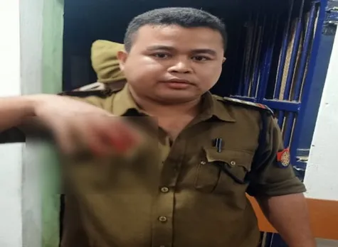 R-Day Checking: Two Police Officials Injured