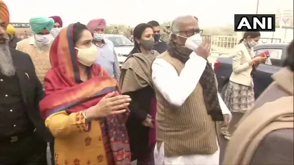 15 Opposition MPs Stopped from Meeting Farmers at Ghazipur