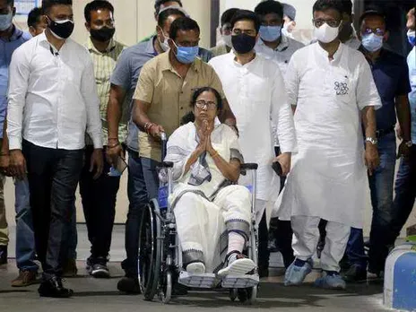 Kolkata: Mamata To Conduct Roadshow On Wheelchair