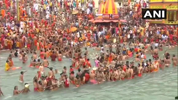Over Lakh Devotees Gather For Mahakumbh Amid COVID Scare