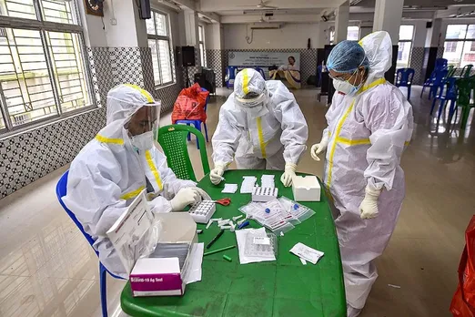 India Reports 1.72 Lakhs Fresh Cases of COVID-19