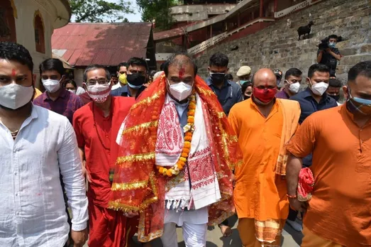 Himanta Biswa Sarma Visits Kamakhya, Doul Govindo Ahead of Swearing-in as CM