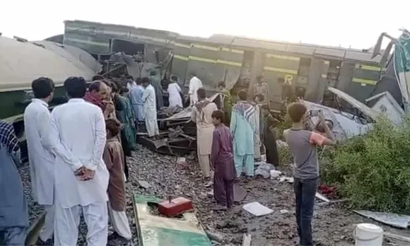 Pakistan: At least 36 Killed, 50 Injured in Train Collision
