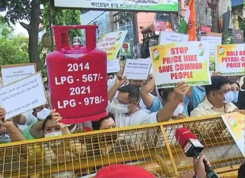 Guwahati: Congress Stage Protest Over Fuel Price Hike
