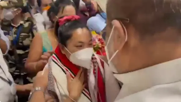 Mirabai Chanu Welcomed With Flowers & Emotions At Imphal Airport