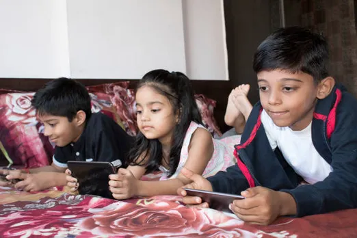59.2% Minors Use Smartphones Only For Messaging Apps: NCPCR Study