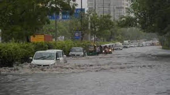 Delhi Wakes up To Heavy Rain, Roads Waterlogged