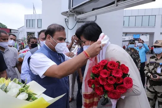 Lovlina Borgohain Reaches Guwahati, Welcomed by CM Sarma