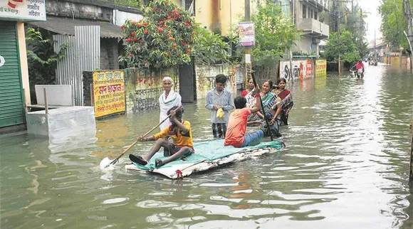 Bengal Floods: Dams Discharge Water, 14 Killed & 2.5 Lakh Displaced